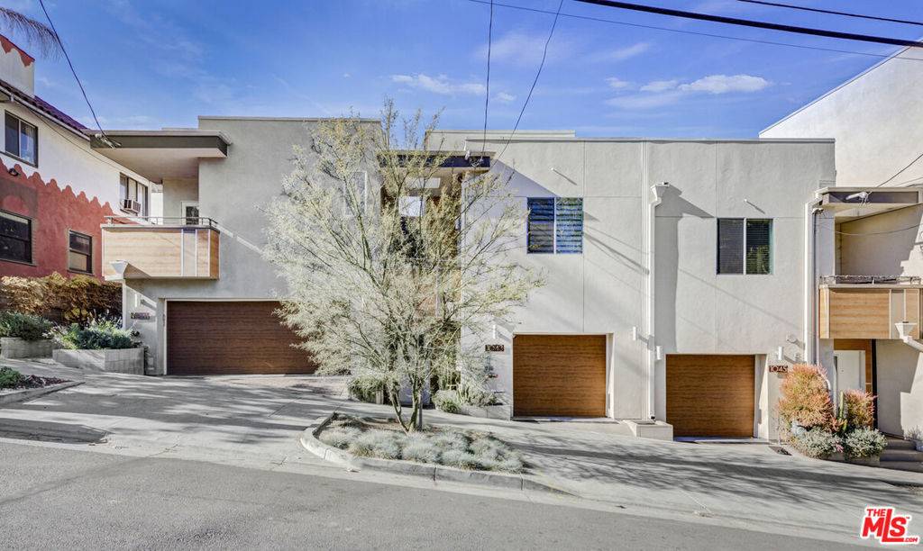 Los Angeles, CA 90029,1043 Manzanita ST