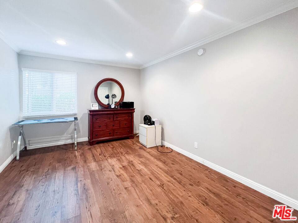 Tarzana, CA 91356,18645 Hatteras ST #110