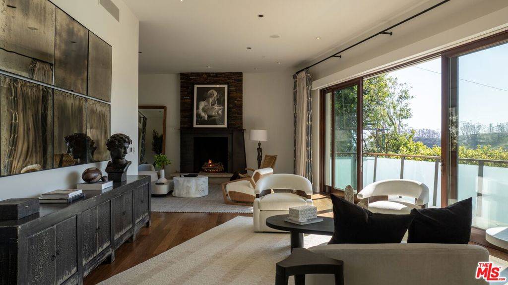 Pacific Palisades, CA 90272,1535 Umeo RD