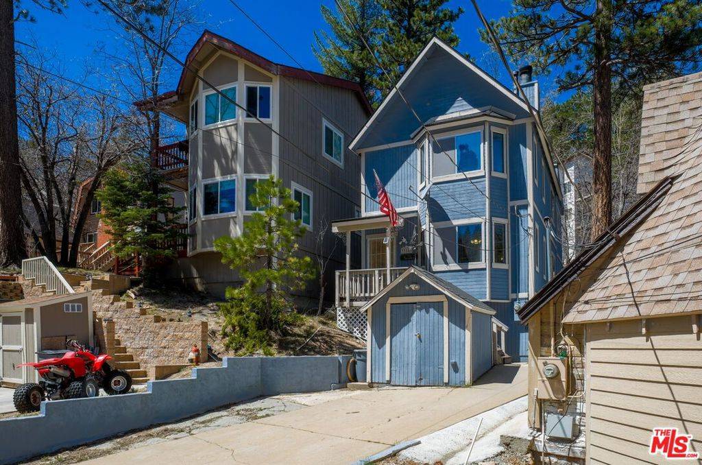 Running Springs, CA 92382,33186 Arrowbear DR