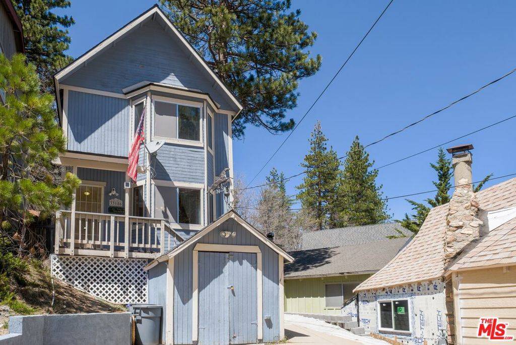Running Springs, CA 92382,33186 Arrowbear DR