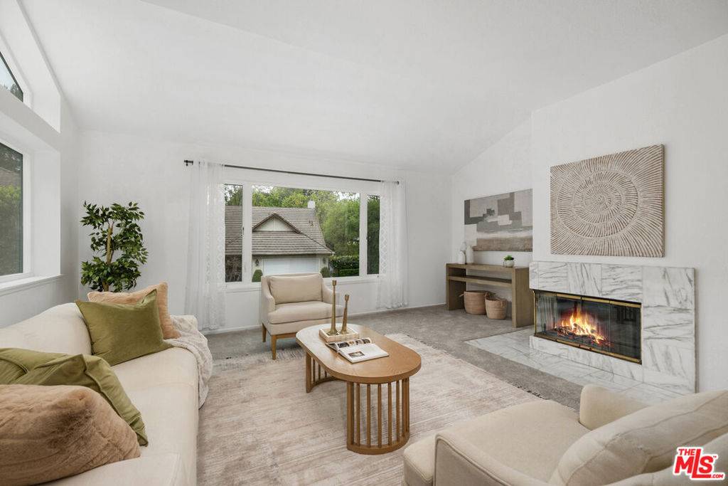 Los Angeles, CA 90077,2607 Basil LN