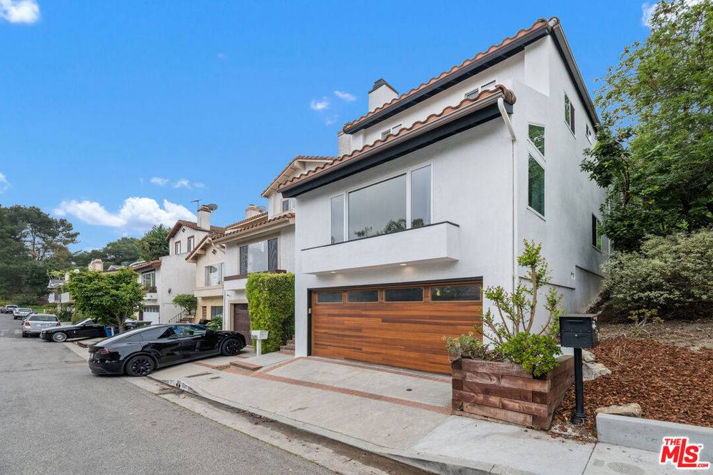 Los Angeles, CA 90077,2607 Basil LN
