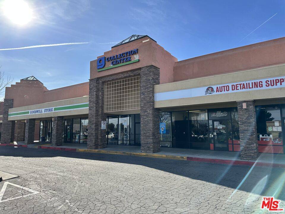 Palmdale, CA 93550,2042 E Palmdale BLVD