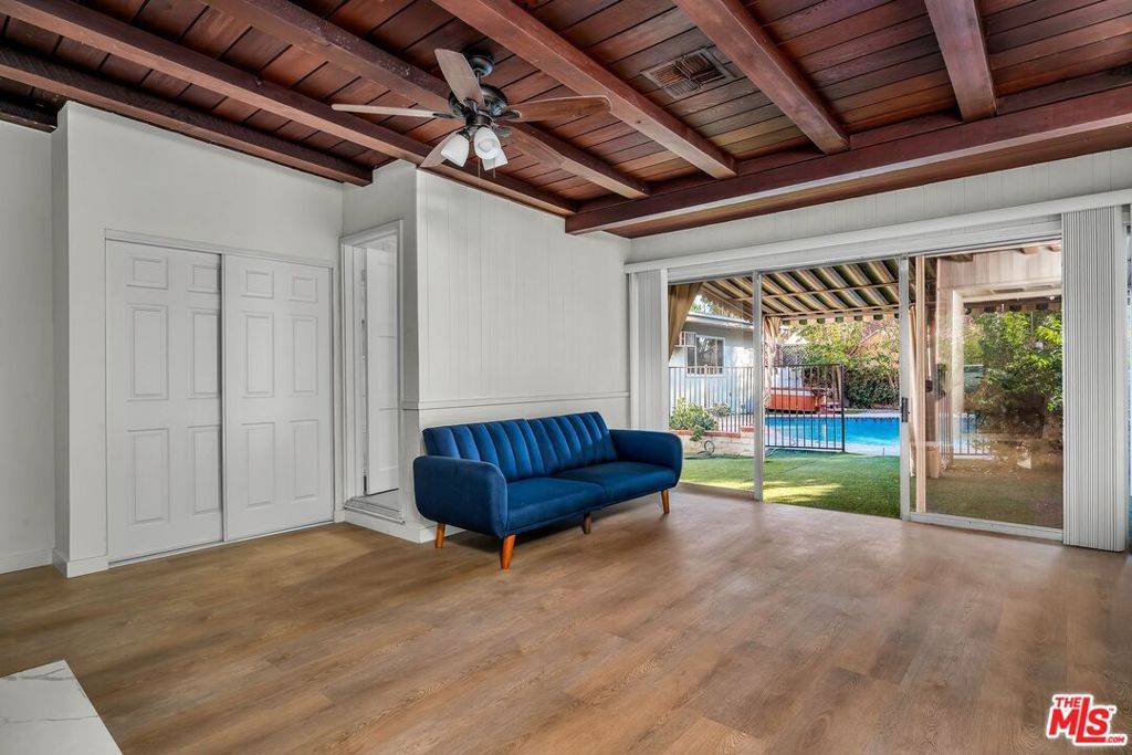 Van Nuys, CA 91401,13768 Erwin ST