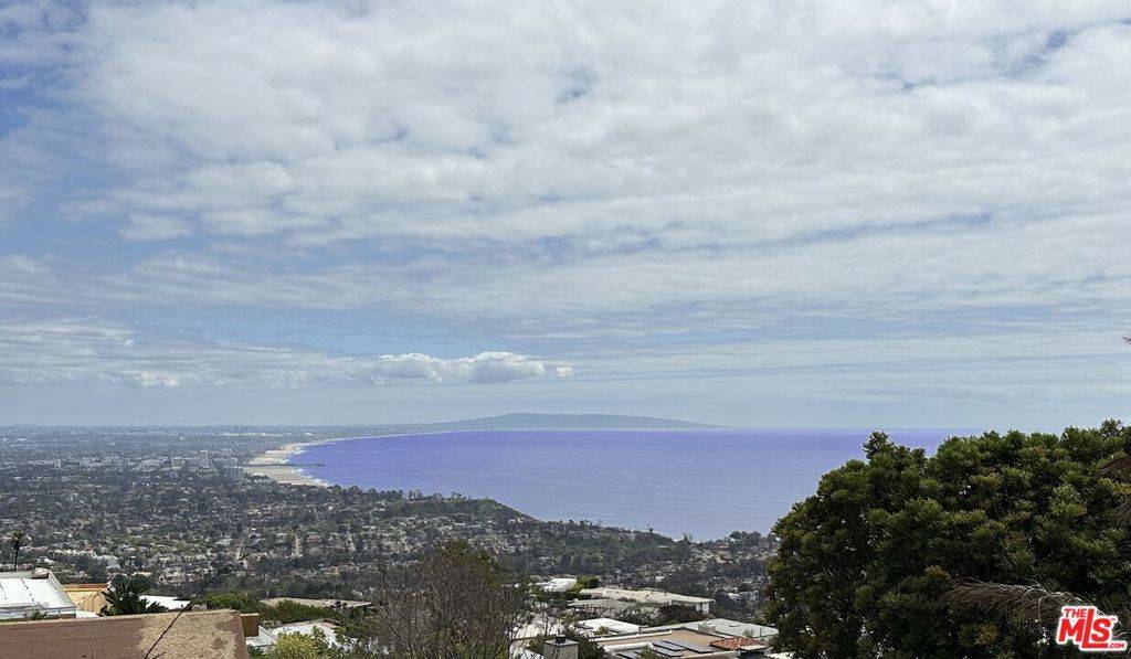 Pacific Palisades, CA 90272,1377 Lachman LN