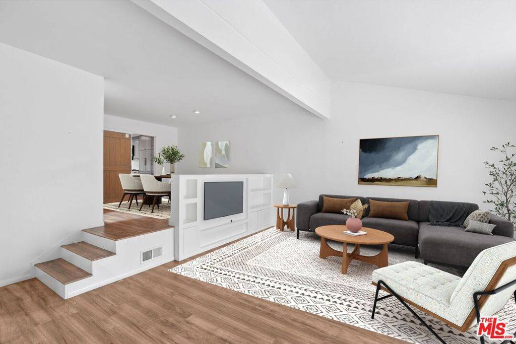 Pacific Palisades, CA 90272,17114 Palisades CIR
