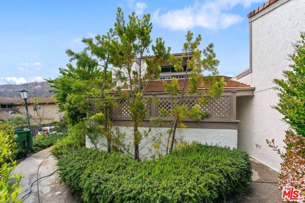 Pacific Palisades, CA 90272,17114 Palisades CIR
