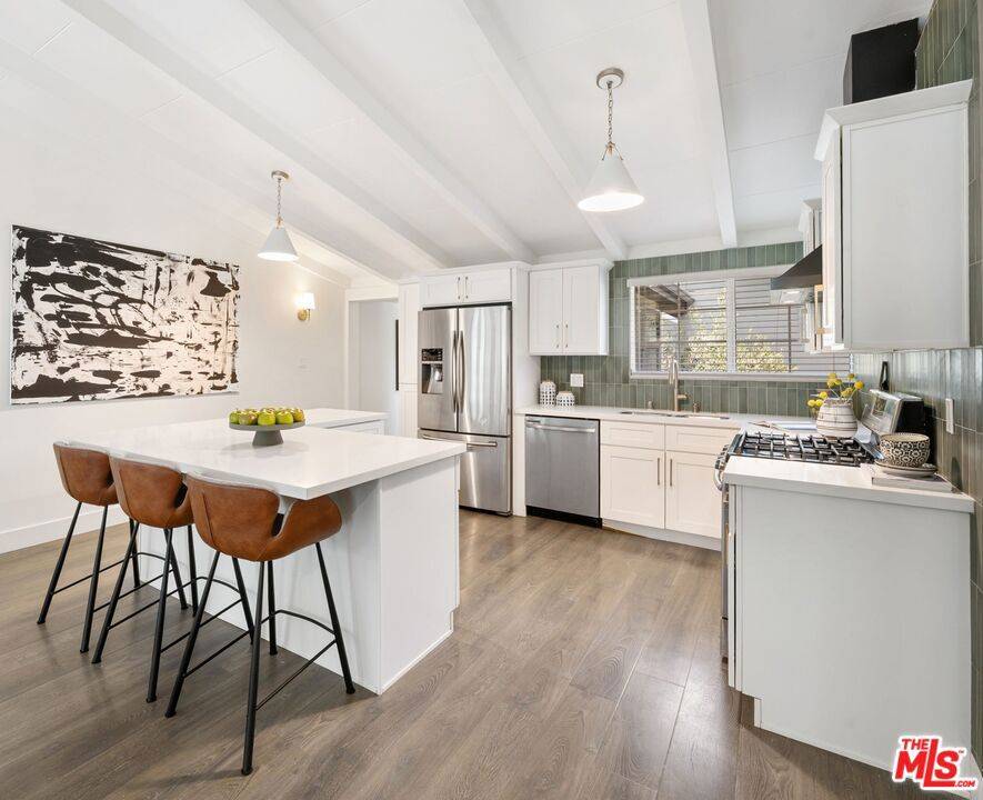 Van Nuys, CA 91405,14300 Runnymede ST
