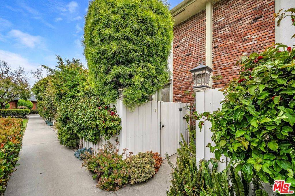 Culver City, CA 90230,5215 S SEPULVEDA BLVD #17A
