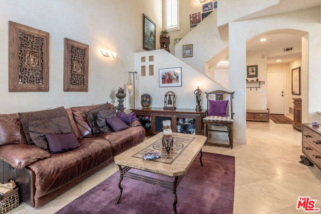 Malibu, CA 90265,6483 Zuma View PL #106