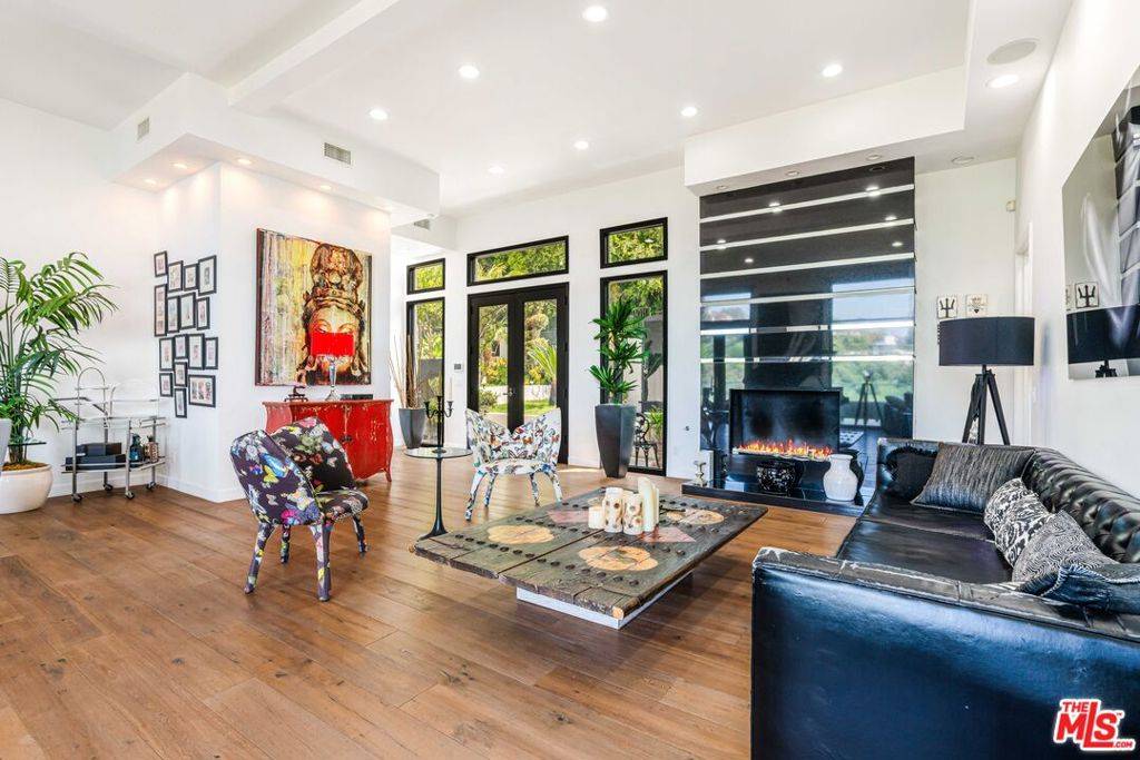 Beverly Hills, CA 90210,1441 Summitridge DR