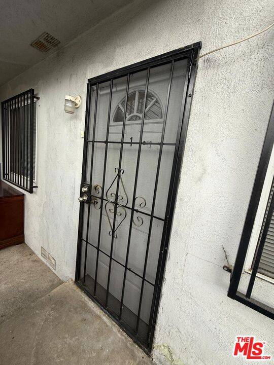 Panorama City, CA 91402,7932 Brimfield AVE