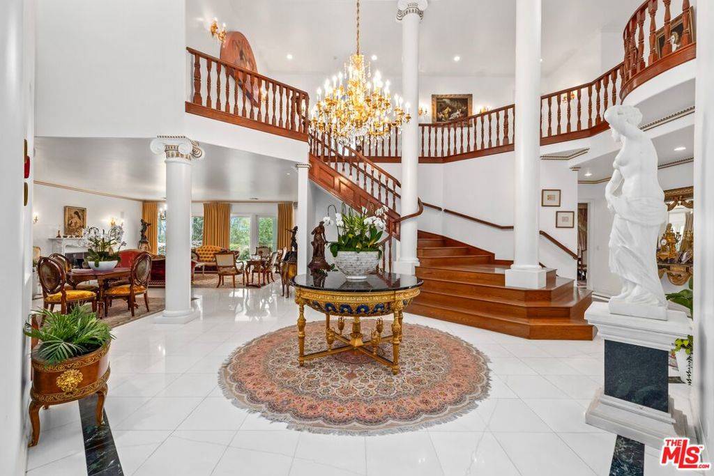 Beverly Hills, CA 90210,11955 Crest PL