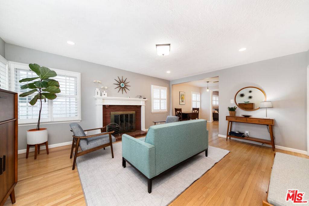 Woodland Hills, CA 91364,22021 De La Osa ST