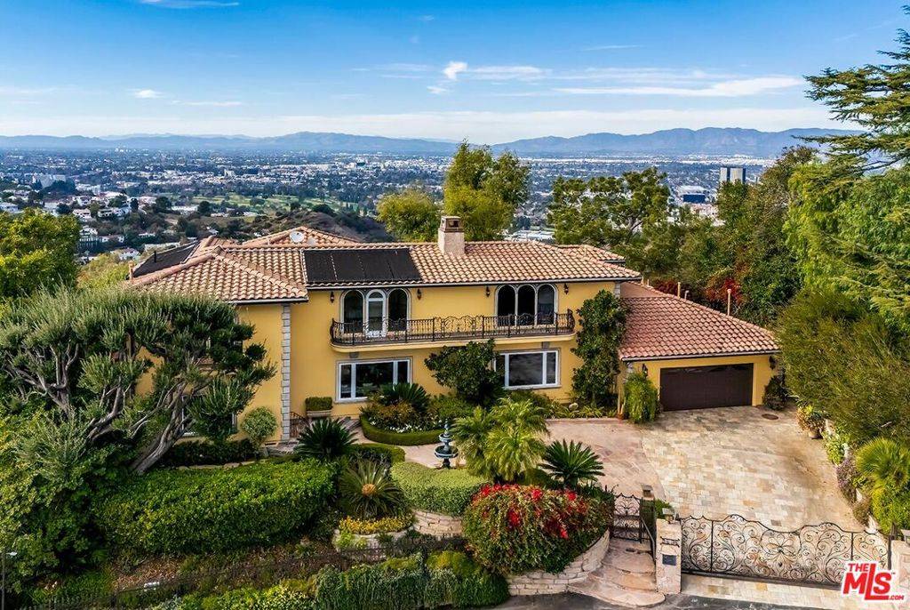 Los Angeles, CA 90068,3595 Wonder View DR