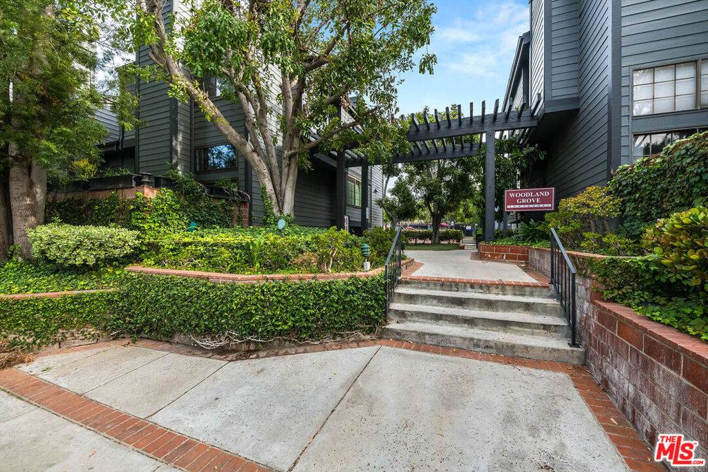 Woodland Hills, CA 91367,5731 Topanga Canyon BLVD #3