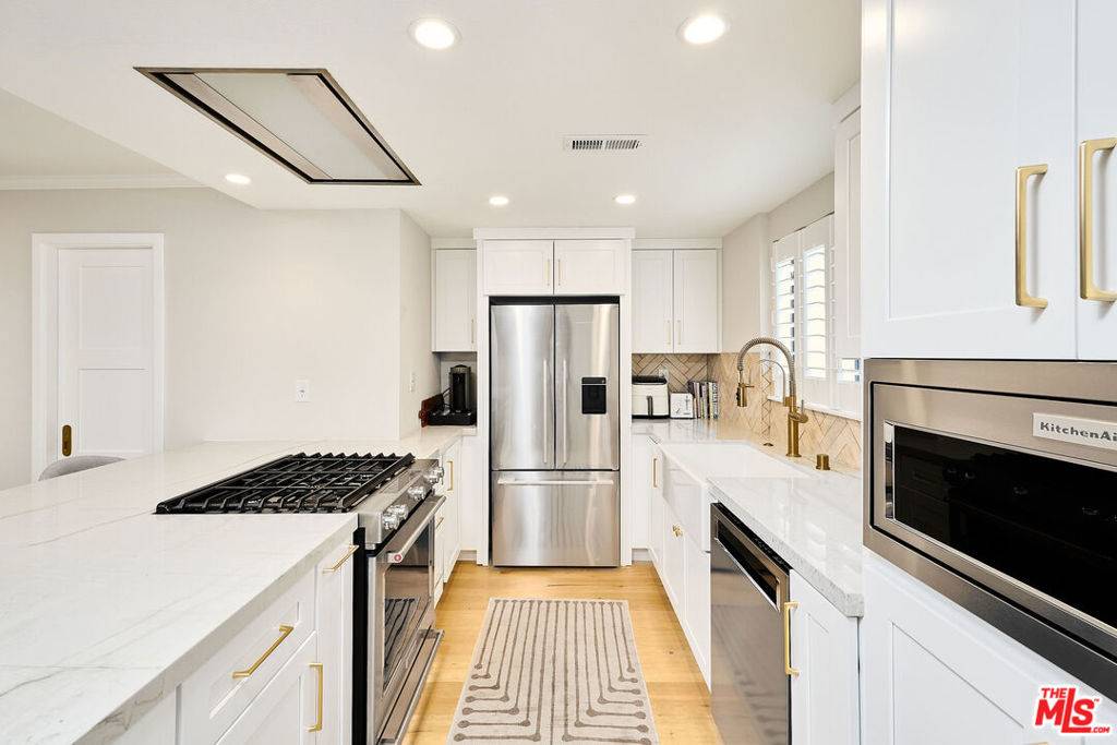 Marina Del Rey, CA 90292,3602 Via Dolce