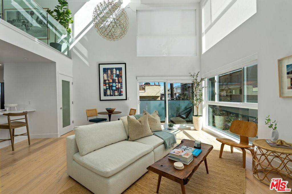 Marina Del Rey, CA 90292,14 Reef ST #4