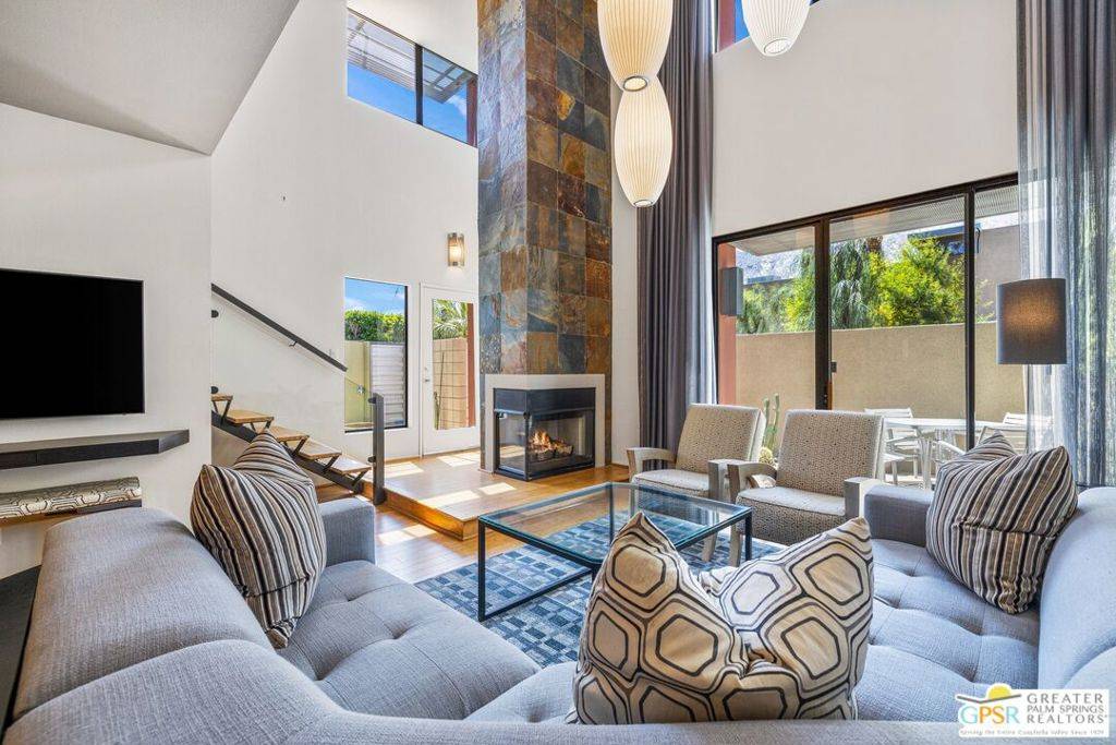 Palm Springs, CA 92262,747 E Arenas RD