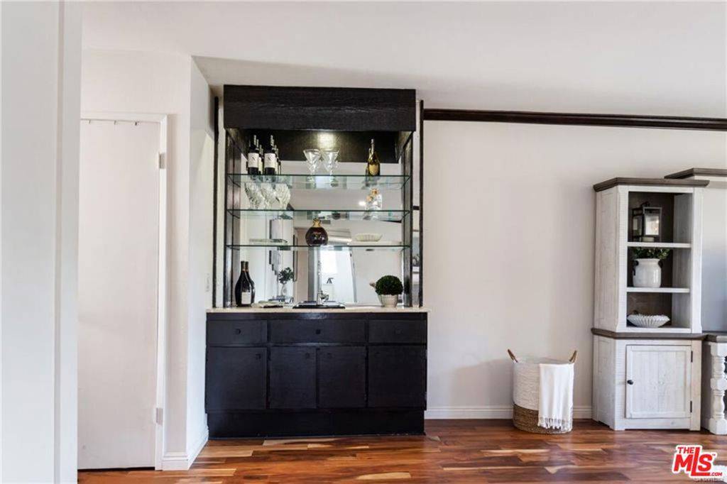 Encino, CA 91316,5412 Lindley AVE #201