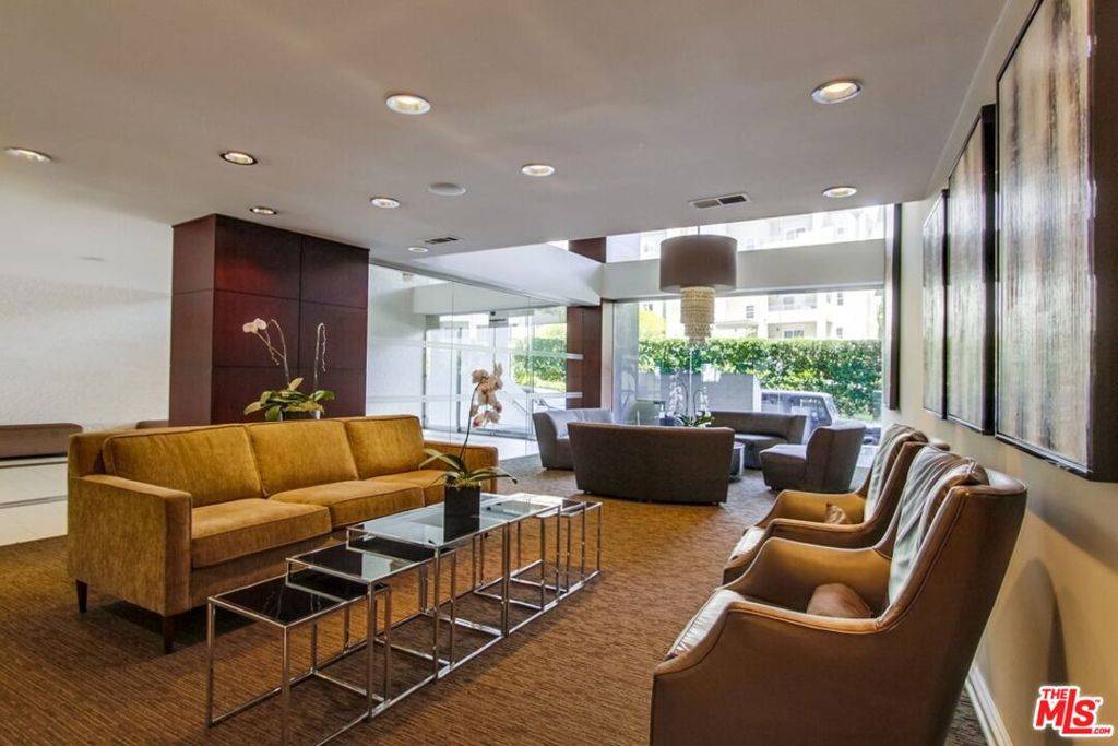 Los Angeles, CA 90046,7250 Franklin AVE #702