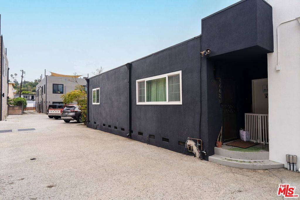 Los Angeles, CA 90041,4666 York BLVD