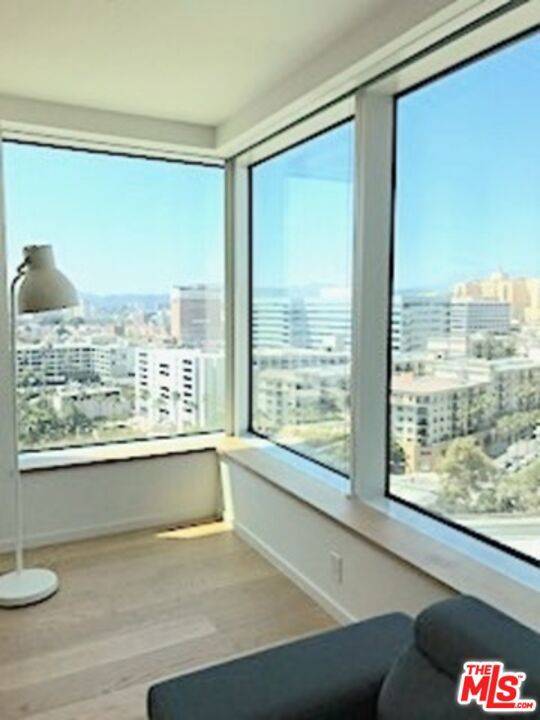 Los Angeles, CA 90017,889 Francisco ST #1708