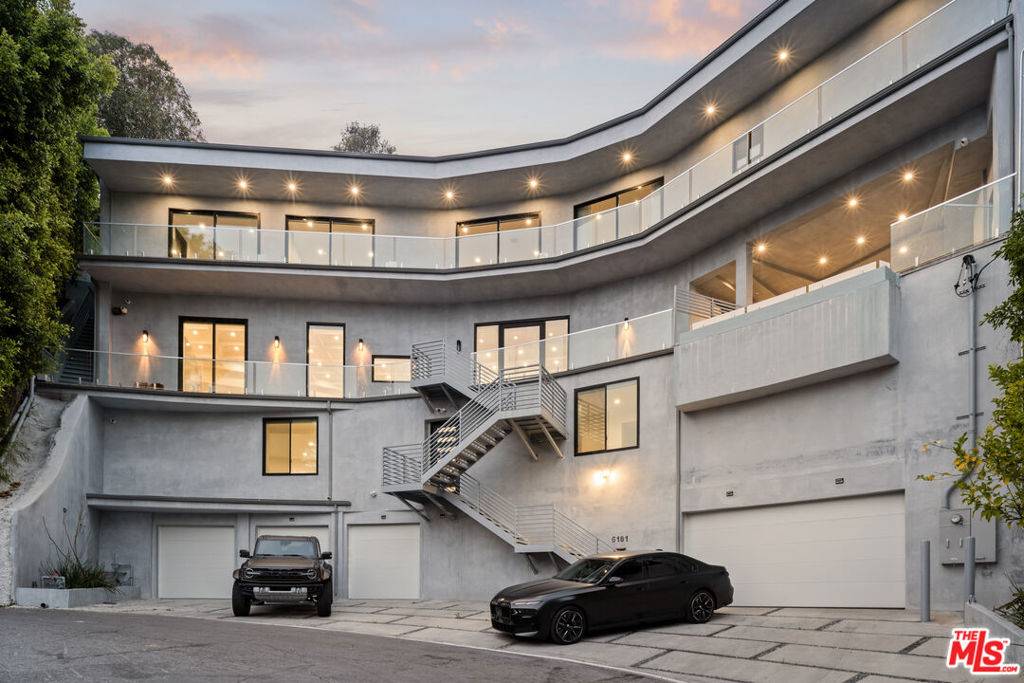 Los Angeles, CA 90068,6181 Temple Hill DR