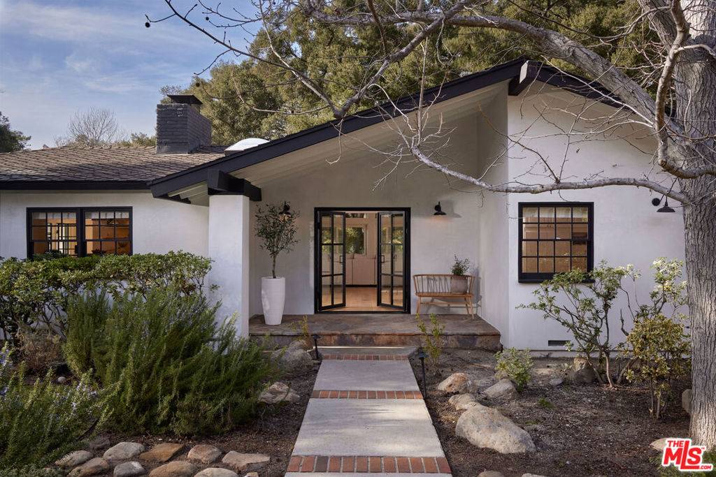 Calabasas, CA 91302,521 Live Oak Circle DR