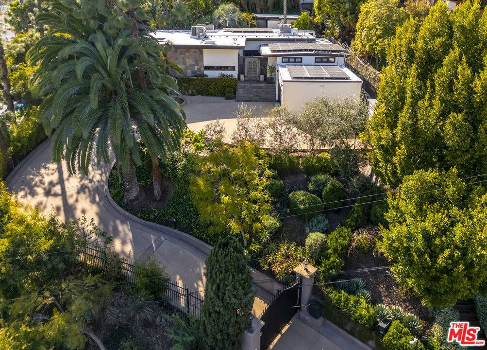 Los Angeles, CA 90027,1927 N Normandie AVE