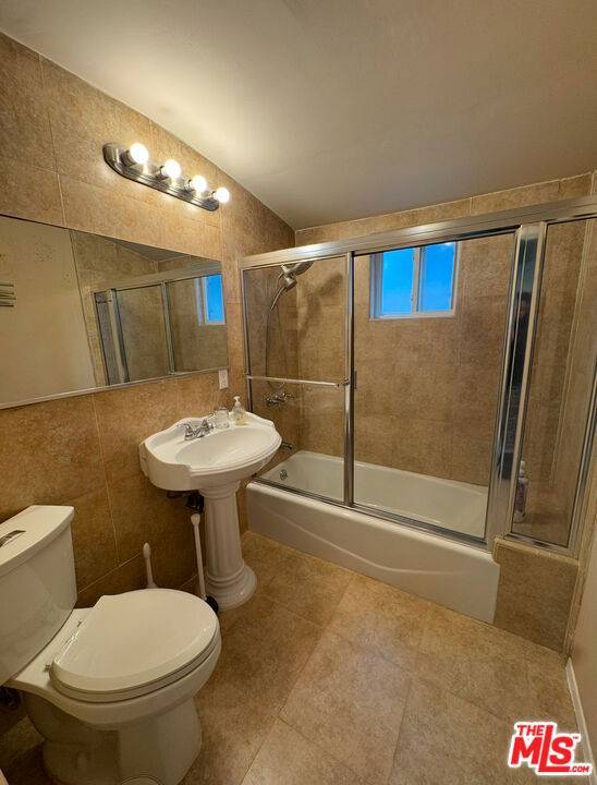 Studio City, CA 91604,12340 Moorpark ST