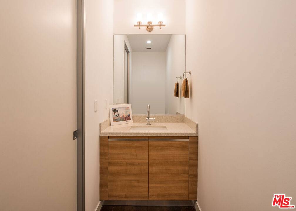 Marina Del Rey, CA 90292,3111 VIA DOLCE #502