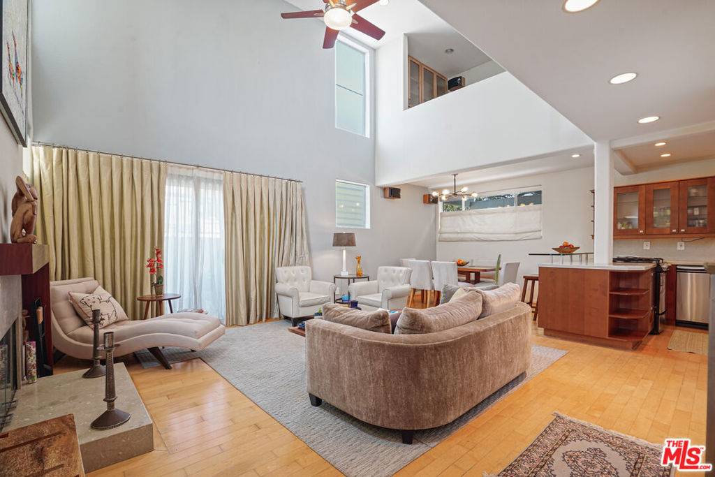 Santa Monica, CA 90404,1533 18th ST #5