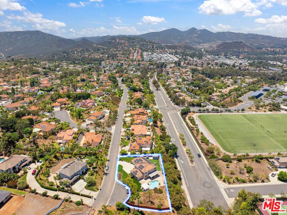 Escondido, CA 92029,1732 Gamble LN