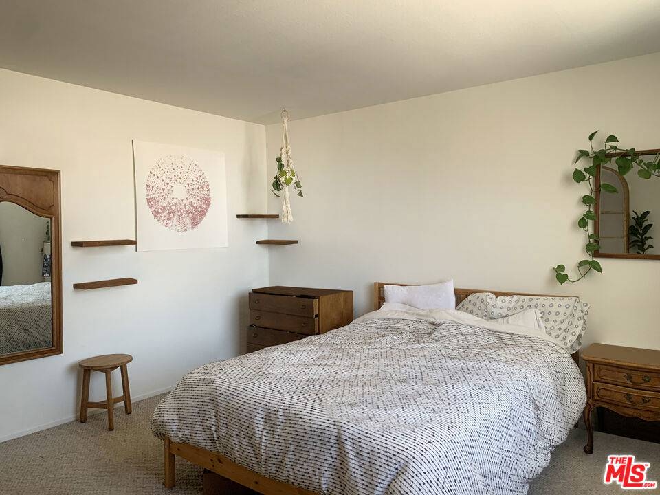 Los Angeles, CA 90025,11767 Iowa AVE #10