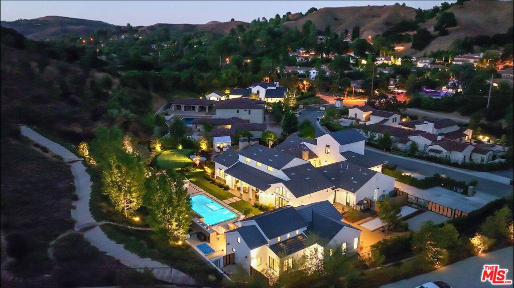 Agoura Hills, CA 91301,27453 Park Vista RD
