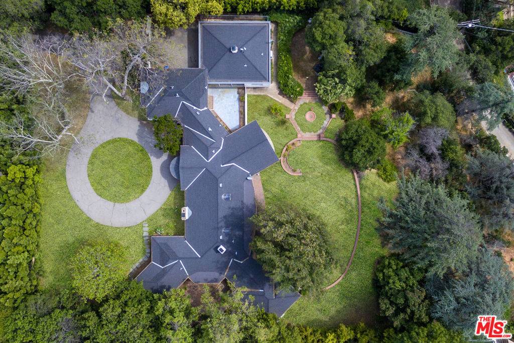 Los Angeles, CA 90049,7 Oakmont DR