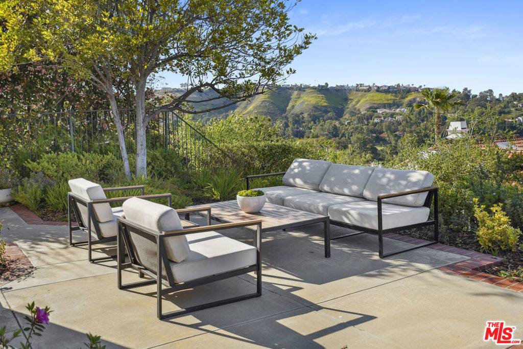 Calabasas, CA 91302,3658 Reina CT