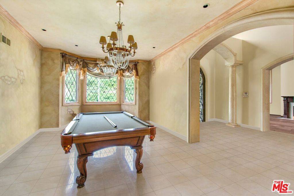 Calabasas, CA 91302,5541 Wellesley DR