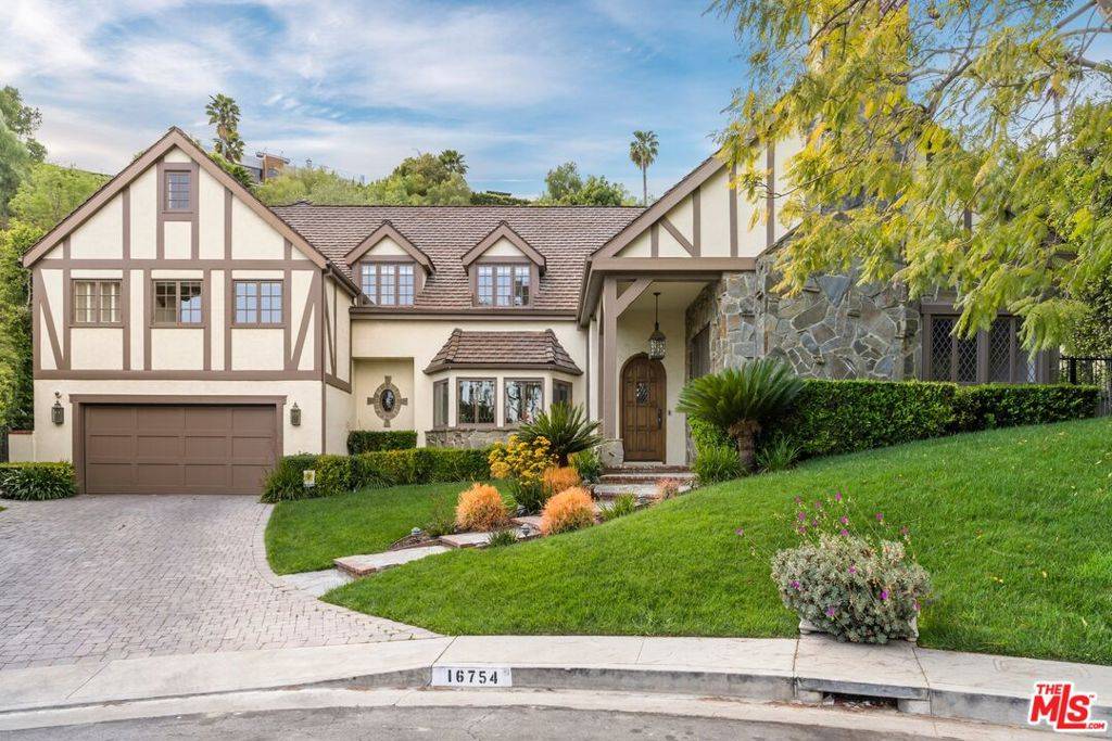 Encino, CA 91436,16754 Ashley Oaks