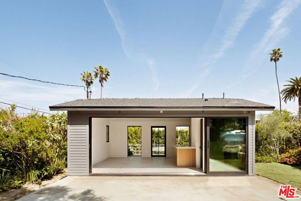 Venice, CA 90291,408 Linnie Canal