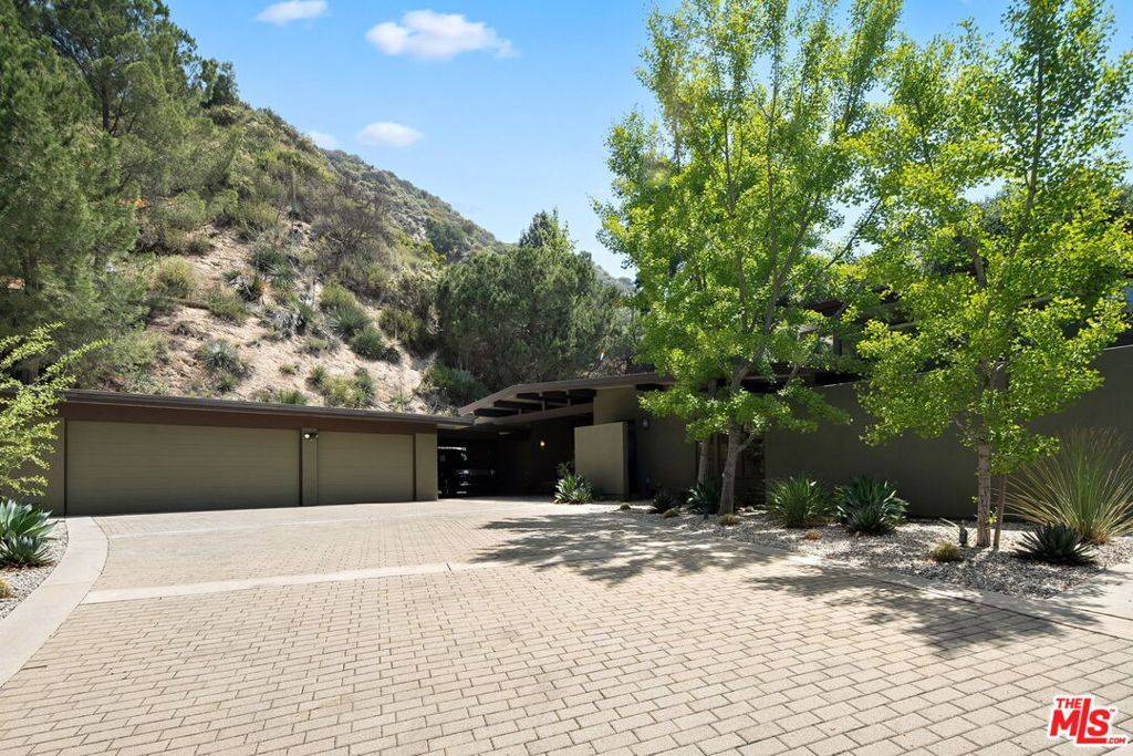 La Canada Flintridge, CA 91011,5812 Ocean View BLVD