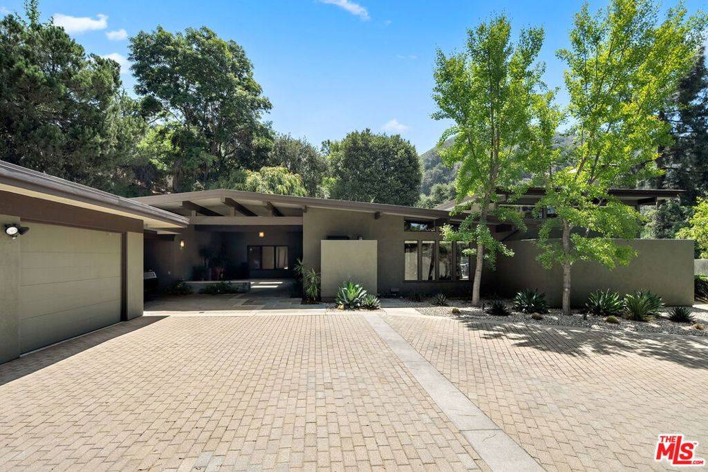 La Canada Flintridge, CA 91011,5812 Ocean View BLVD