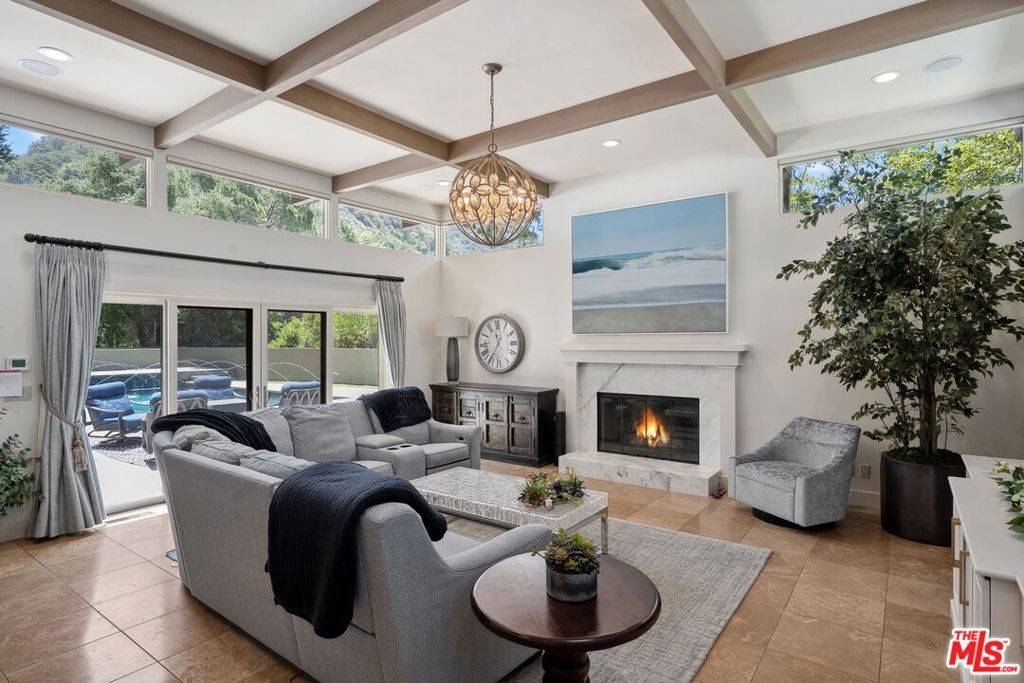 La Canada Flintridge, CA 91011,5812 Ocean View BLVD