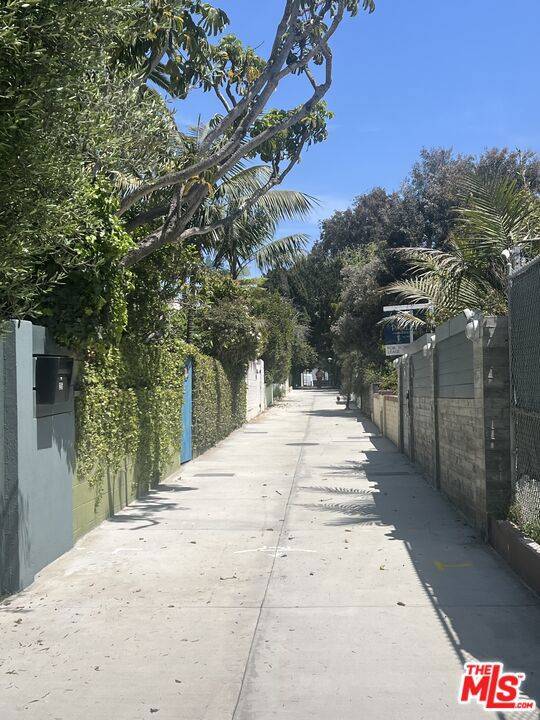 Venice, CA 90291,24 Dudley AVE