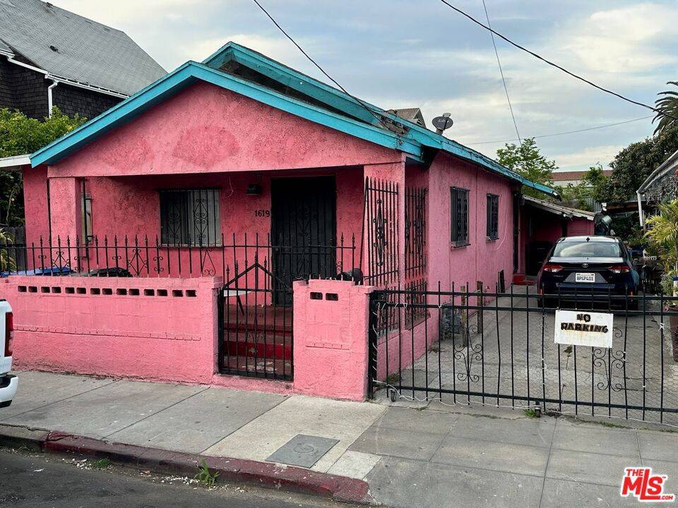 Los Angeles, CA 90015,1619 W 14th ST