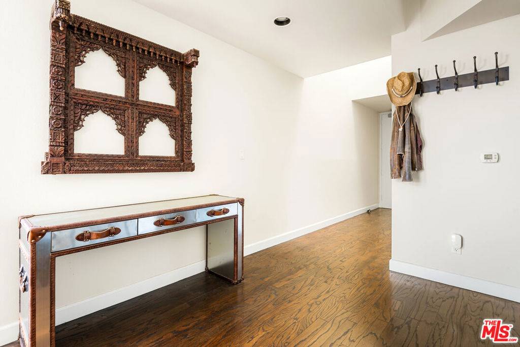 Venice, CA 90291,245 Main ST #308