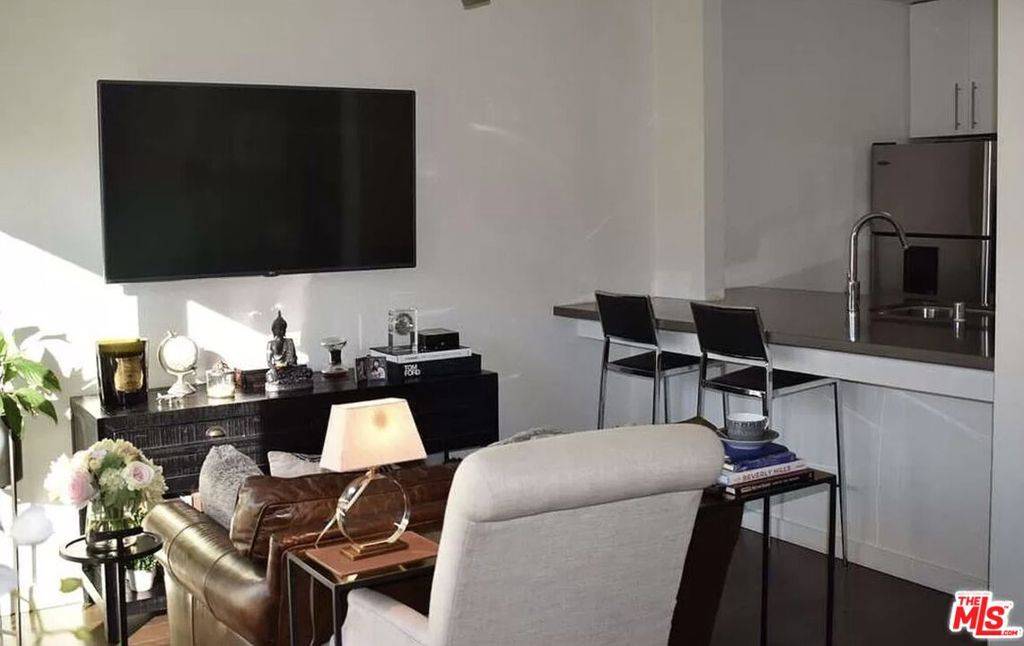 West Hollywood, CA 90048,141 Clark DR #428