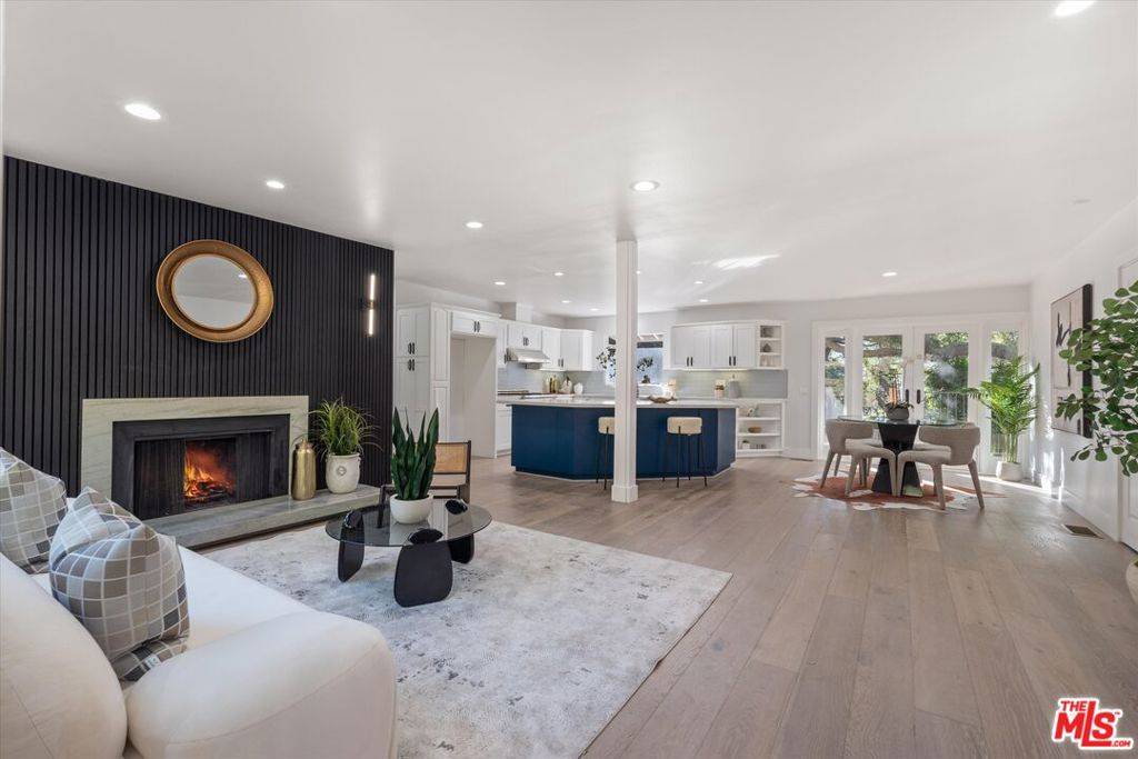 Topanga, CA 90290,21171 Colina DR